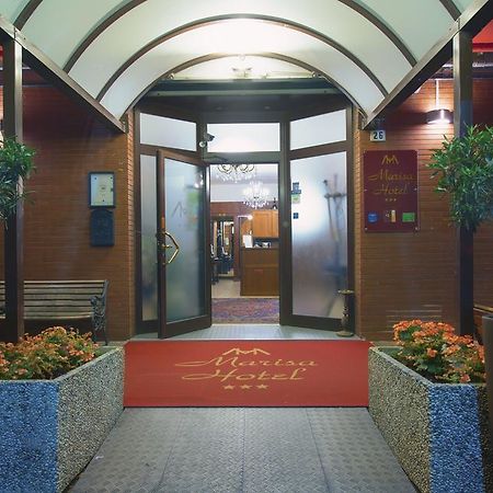 Hotel Marisa アルベンガ エクステリア 写真