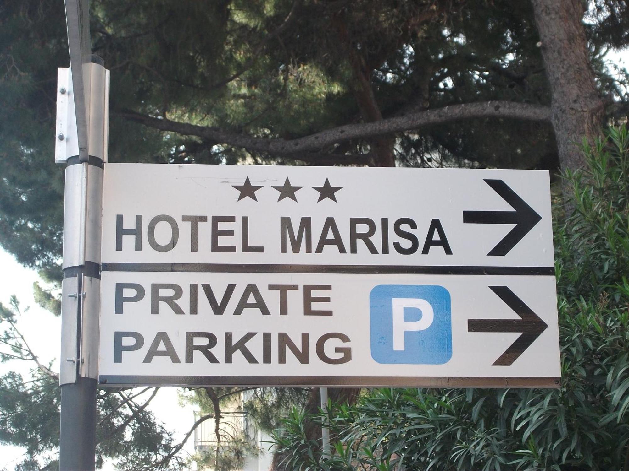 Hotel Marisa アルベンガ エクステリア 写真