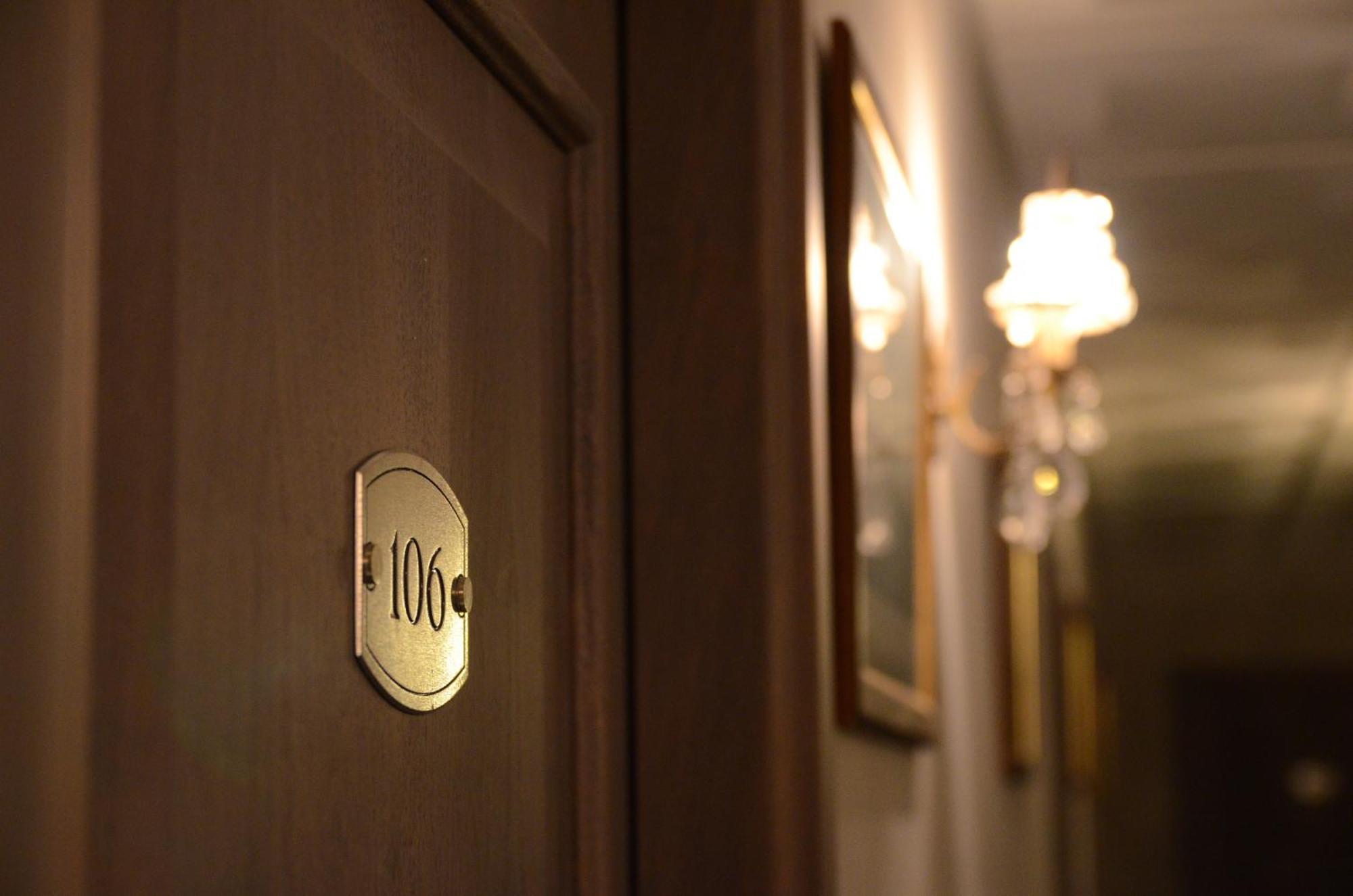 Hotel Marisa アルベンガ エクステリア 写真