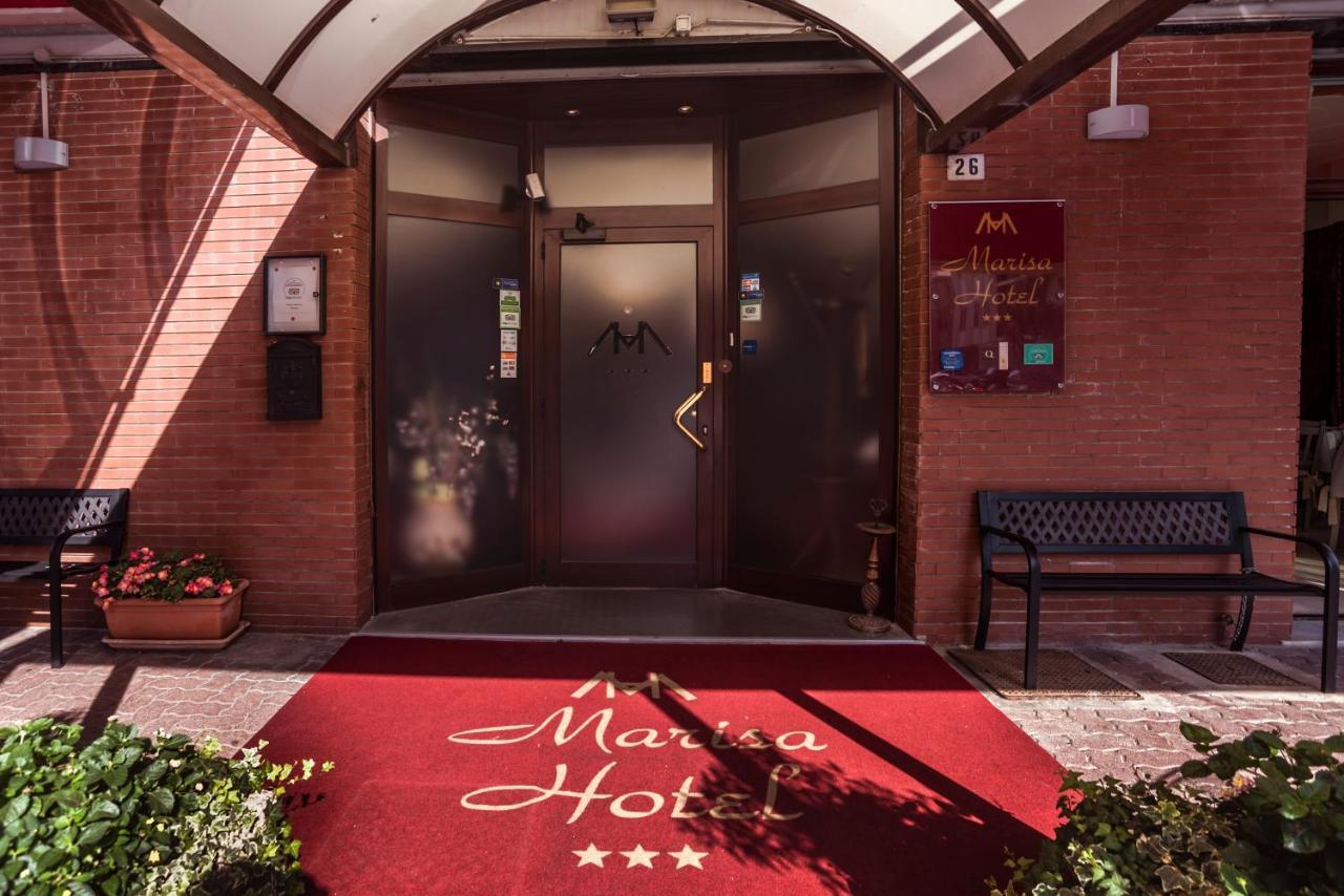 Hotel Marisa アルベンガ エクステリア 写真