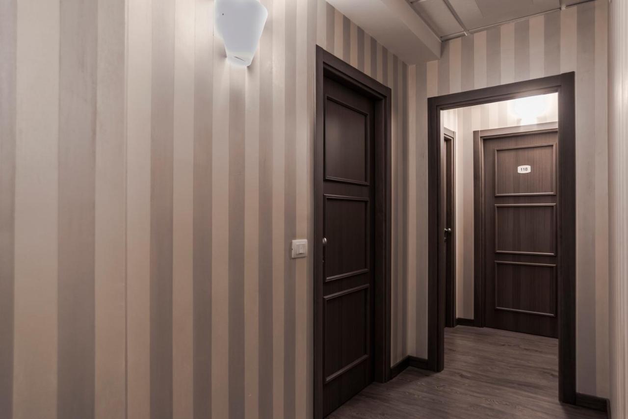 Hotel Marisa アルベンガ エクステリア 写真