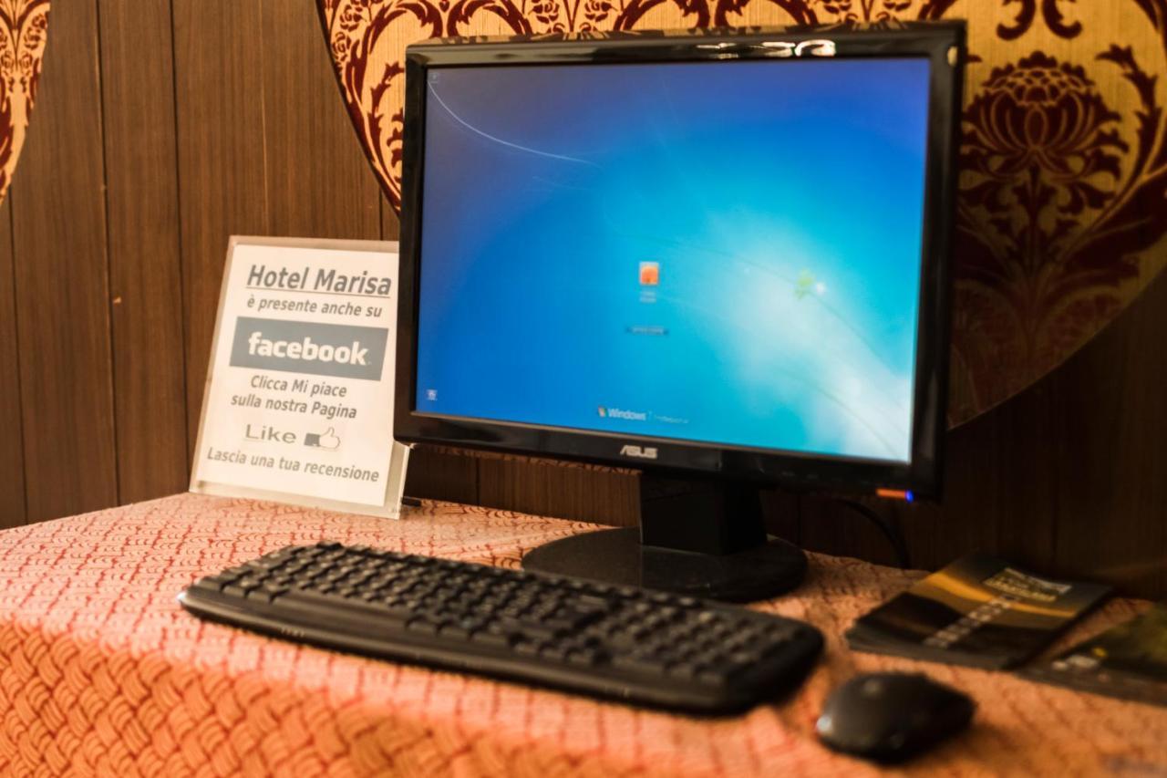 Hotel Marisa アルベンガ エクステリア 写真